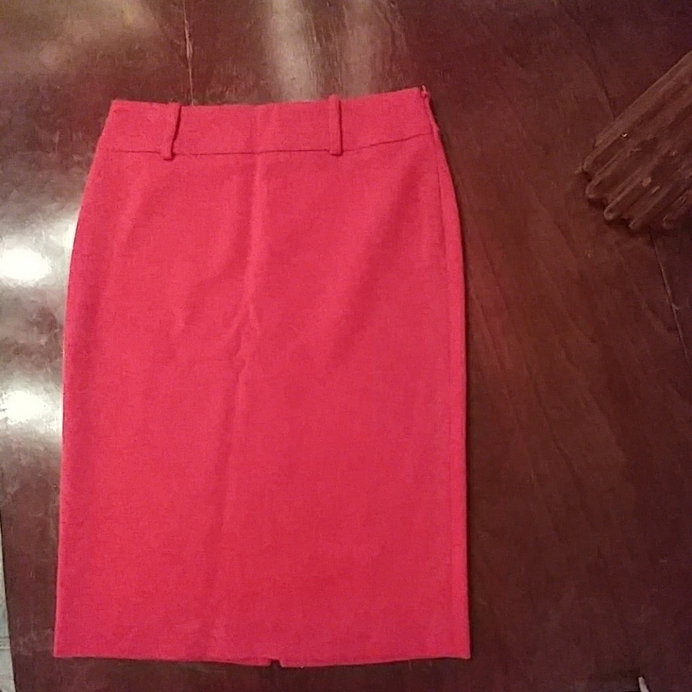 D&G red pencil skirt